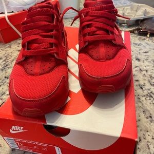 Nike Huarache Run (GS) size 7Y Red